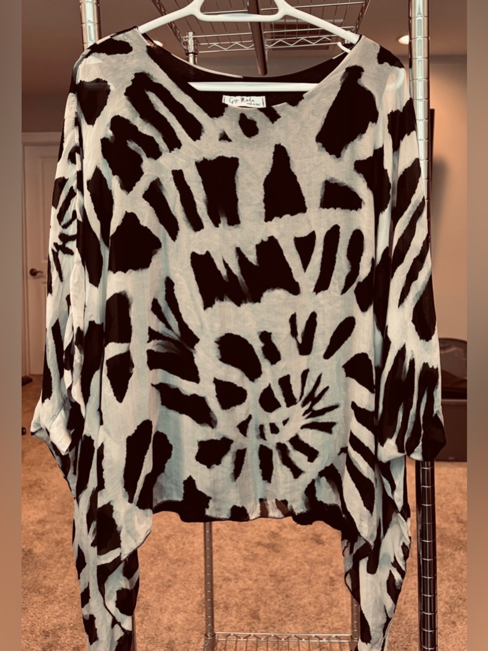Gigi Moda kaftan made in Italy blouse black ivory tie-dye design 3/4 sleeves.